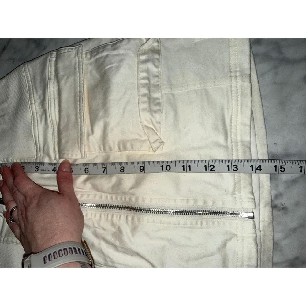 Alo Yoga Night Out Ivory Cargo Mini Skirt Full Zip Ribbed Waist Cream
